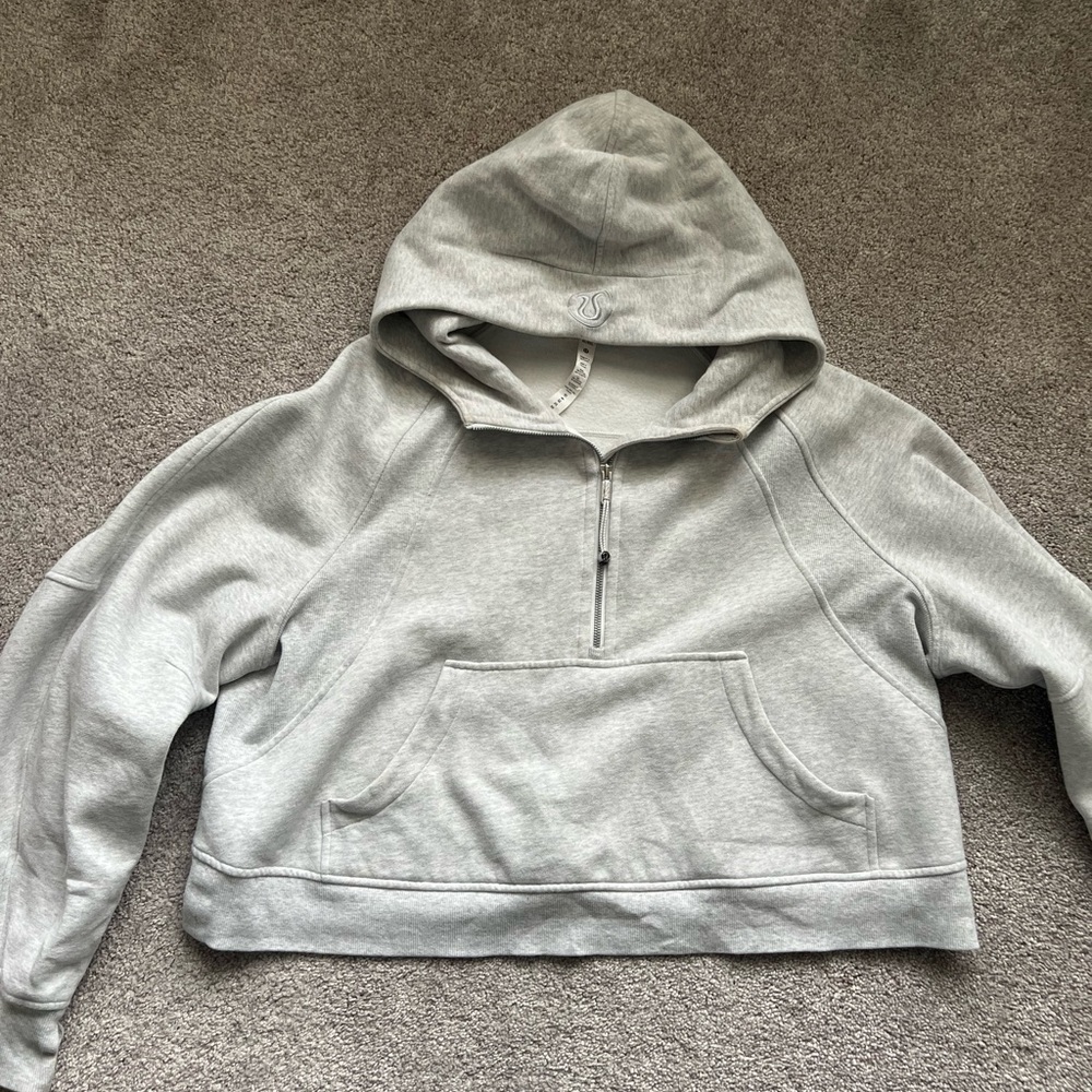 Lululemon cropped scuba